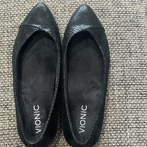 Vionic Caballo Snakeskin Pointed Toe Flats Orthotic Comfort Shoes Size 5